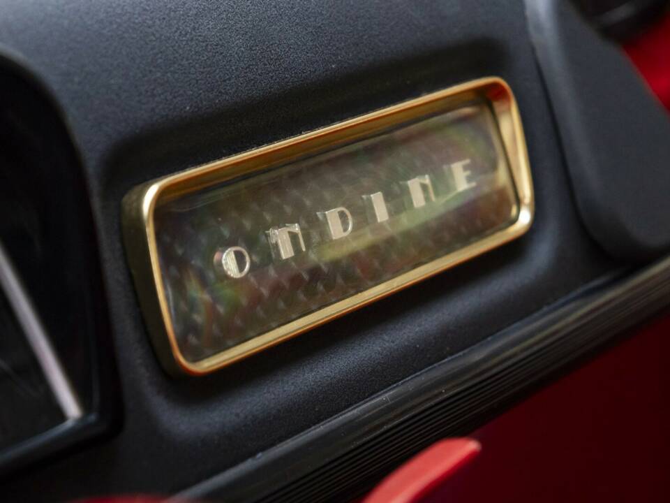 Image 20/29 of Renault Ondine (1960)