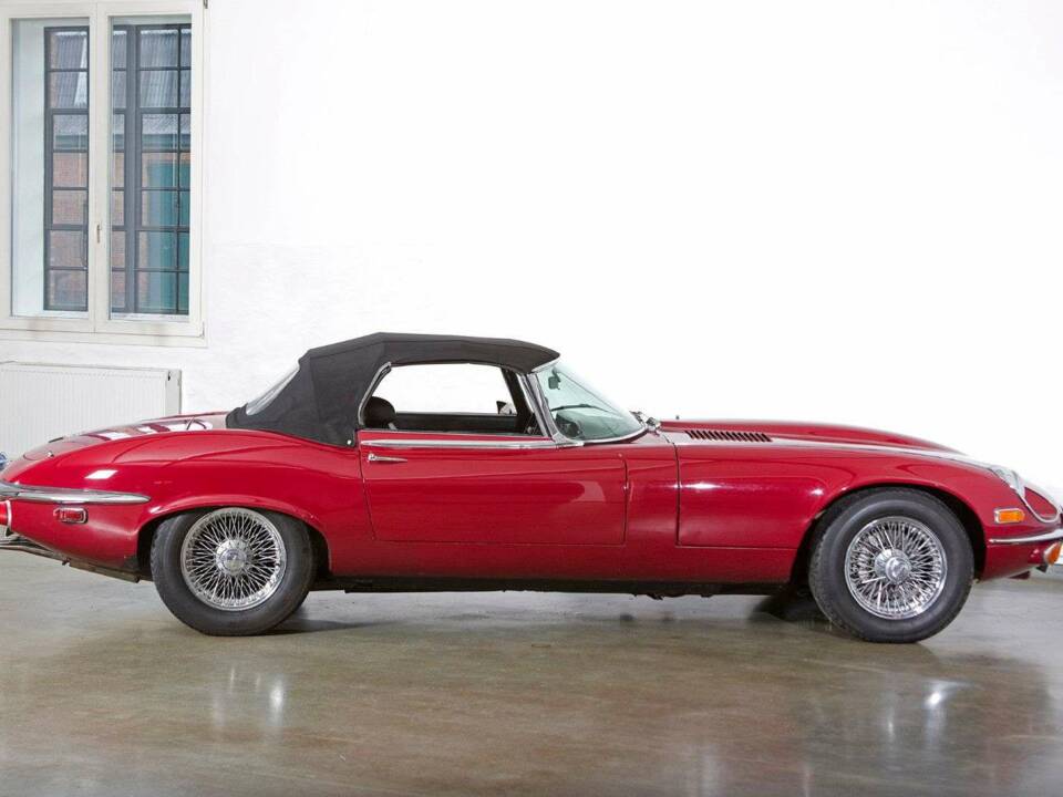 Image 9/19 de Jaguar Type E V12 (1974)