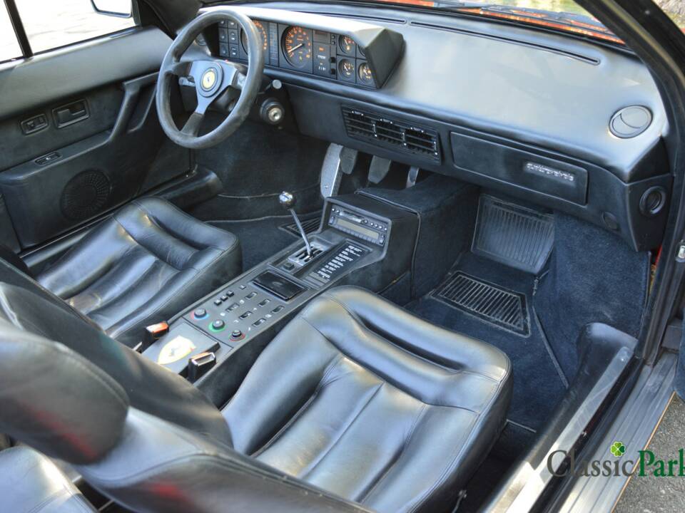 Bild 32/50 von Ferrari Mondial 3.2 (1987)