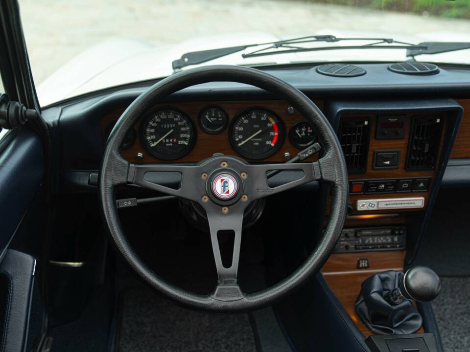 Image 43/50 of FIAT Spider 2000 Pininfarina 50th Anniversary Edition (1981)