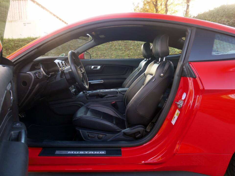 Image 21/33 de Ford Mustang GT 5.0 V8 (2022)