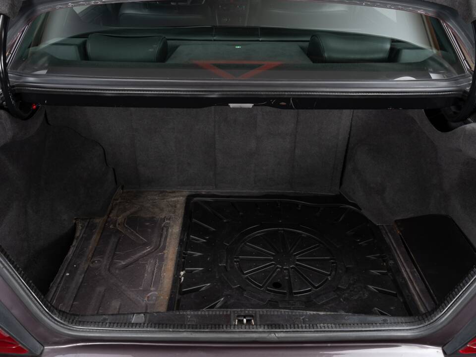 Bild 34/38 von Mercedes-Benz 500 E (1992)