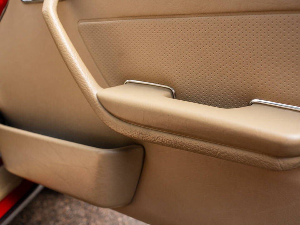 Image 43/59 of Mercedes-Benz 300 SL (1989)