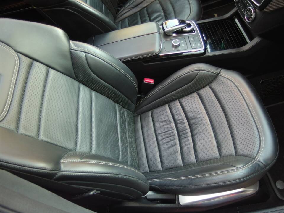 Image 38/98 of Mercedes-Benz GLS 63 AMG 4MATIC (2016)