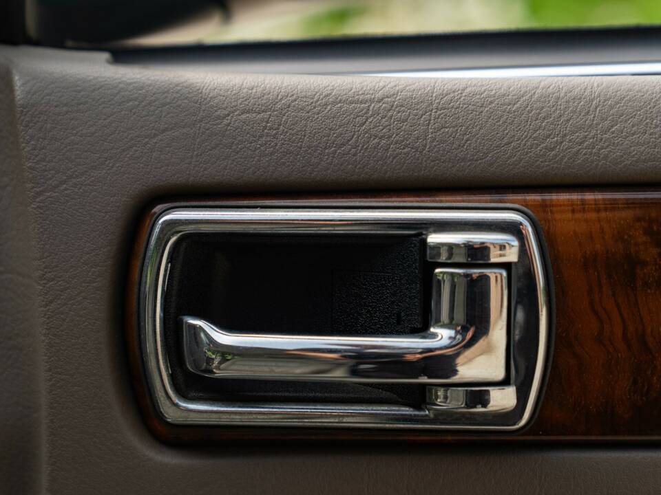 Bild 29/50 von Jaguar XJ6 3.2 (1995)