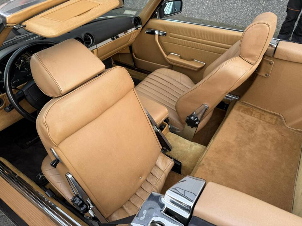 Image 13/50 de Mercedes-Benz 560 SL (1986)