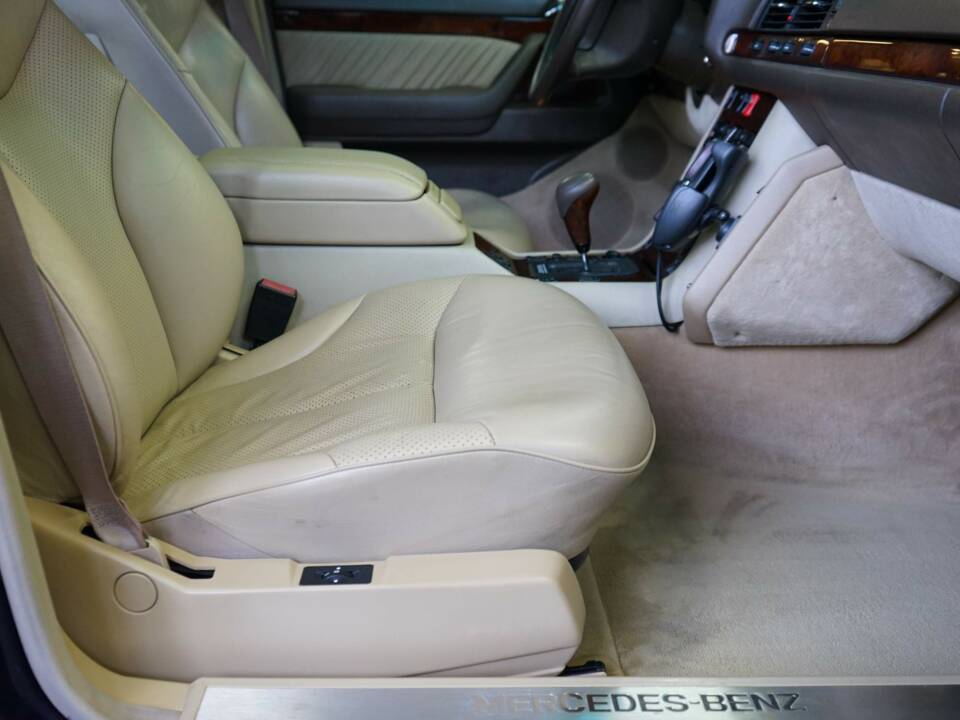 Immagine 17/36 di Mercedes-Benz S 500 L (1994)