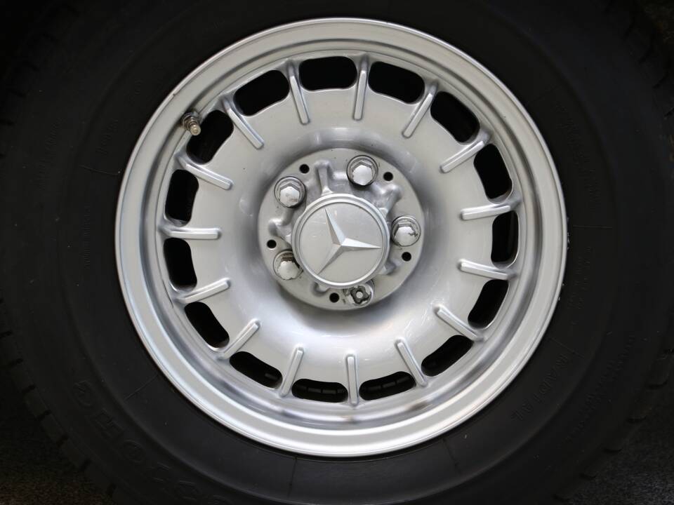 Bild 22/25 von Mercedes-Benz 280 E (1977)