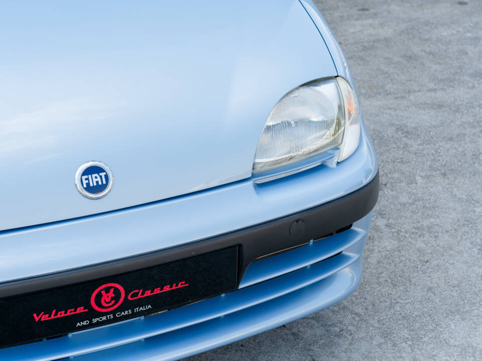 Image 13/99 of FIAT Seicento Young (2001)