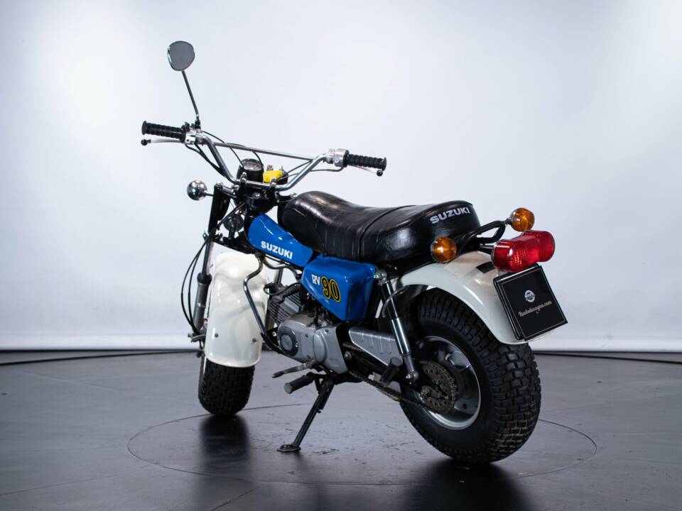 Image 2/50 of Suzuki DUMMY (1977)