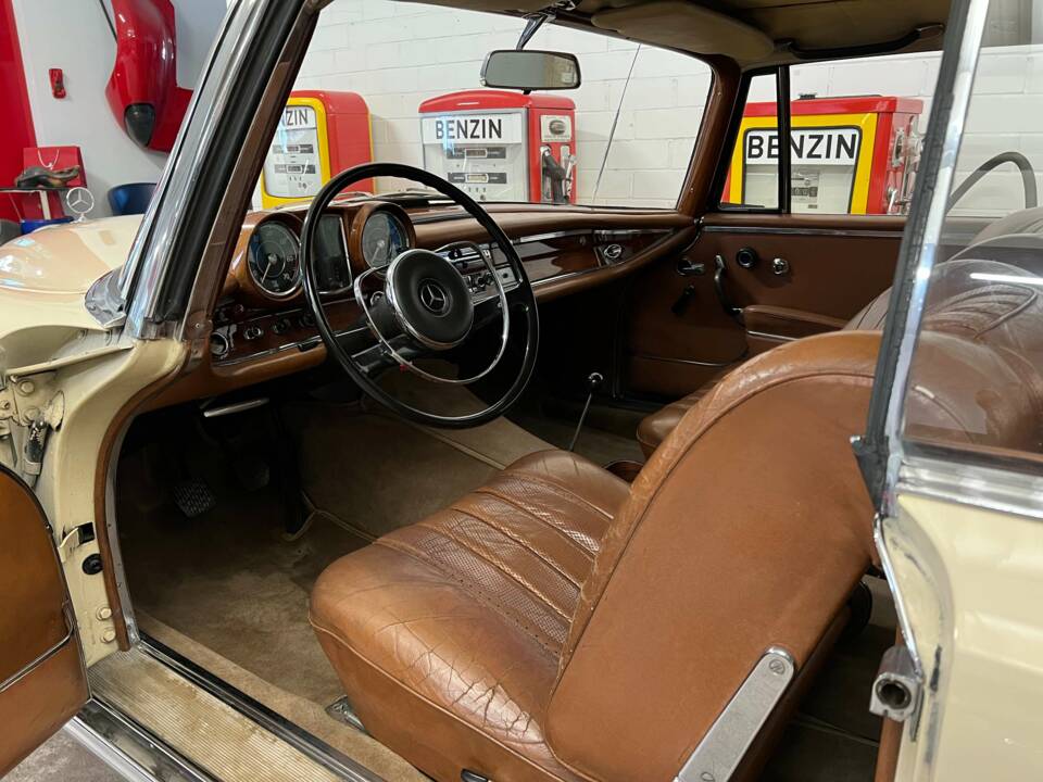 Image 7/15 of Mercedes-Benz 220 SE b (1965)