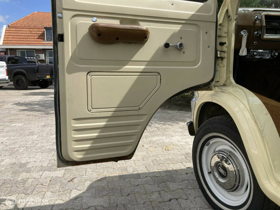 Image 49/50 of Ford Econoline E 300 (1971)