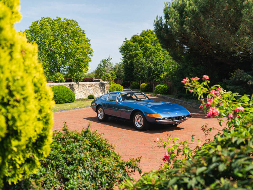Image 3/30 de Ferrari 365 GTB&#x2F;4 Daytona (1973)