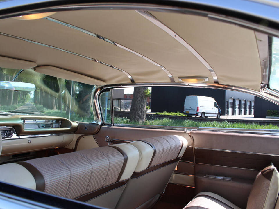Image 20/30 of Oldsmobile 98 Holiday SceniCoupe (1959)
