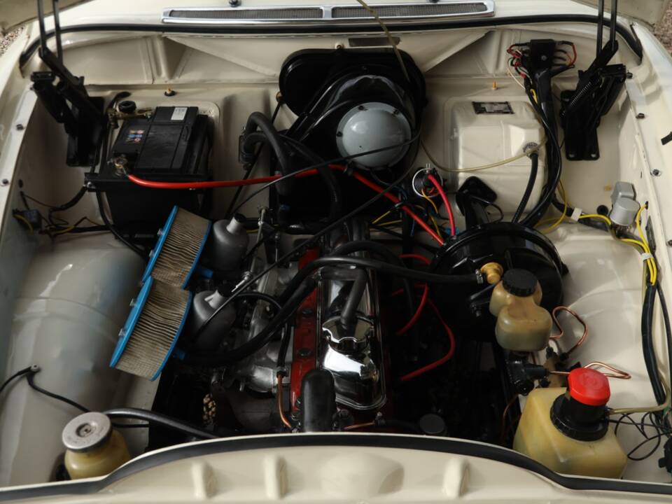 Image 4/50 of Volvo P 123 GT (1969)