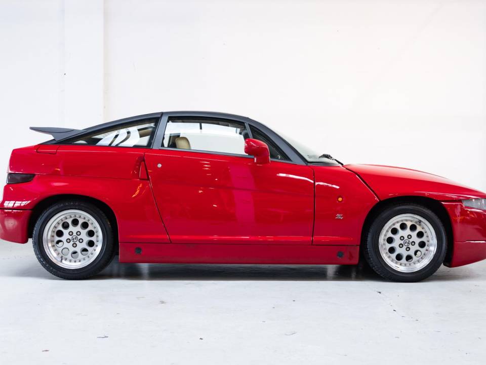 Immagine 3/35 di Alfa Romeo SZ (1990)