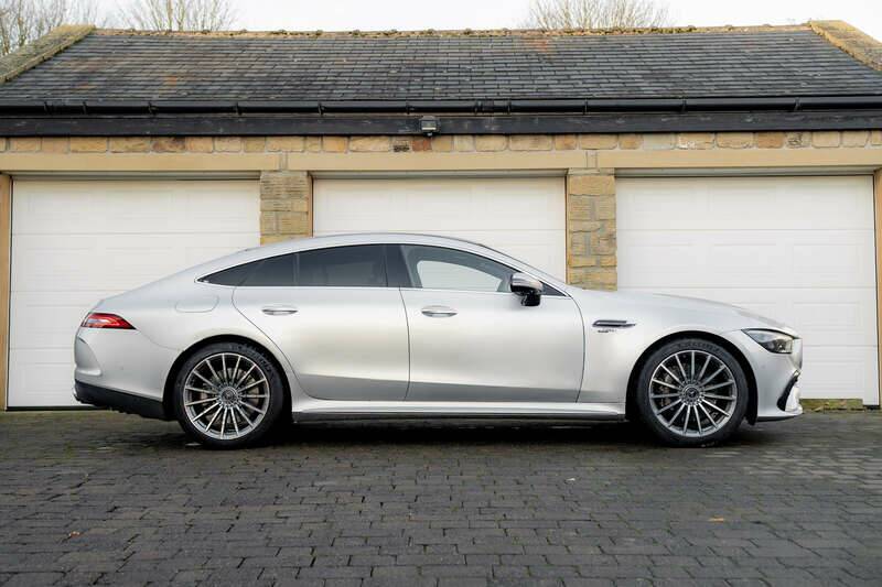 Image 15/50 of Mercedes-AMG GT 43 (2020)