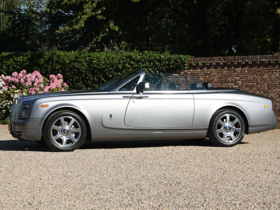 Image 13/50 of Rolls-Royce Phantom DHC (2009)