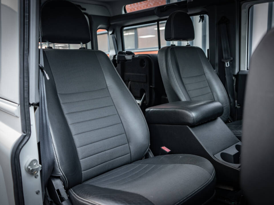 Image 27/66 of Land Rover Defender 90 TD4 (2007)