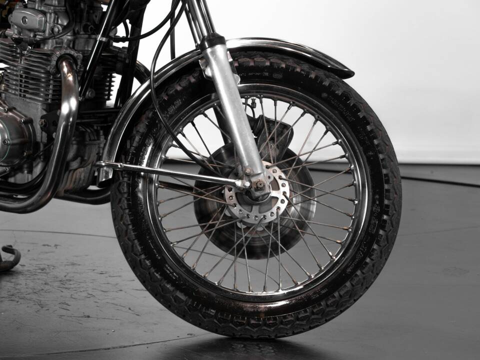 Bild 23/40 von Kawasaki Z 400 (1975)
