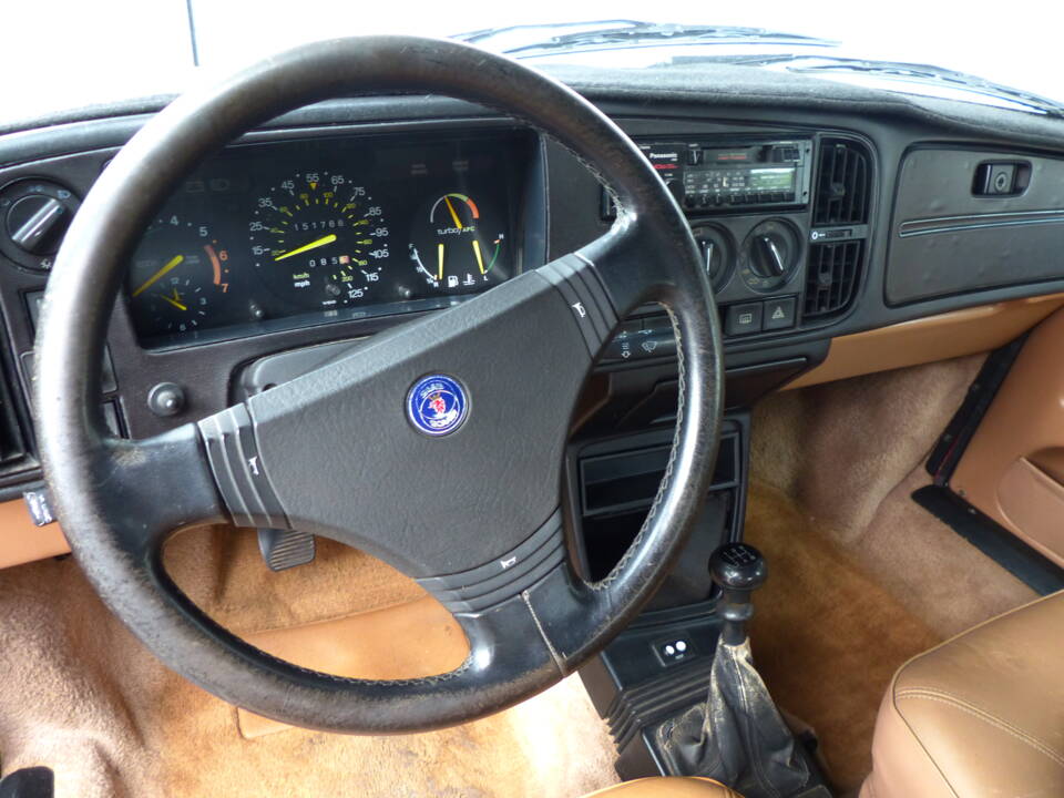 Image 11/20 of Saab 900 Turbo (1989)