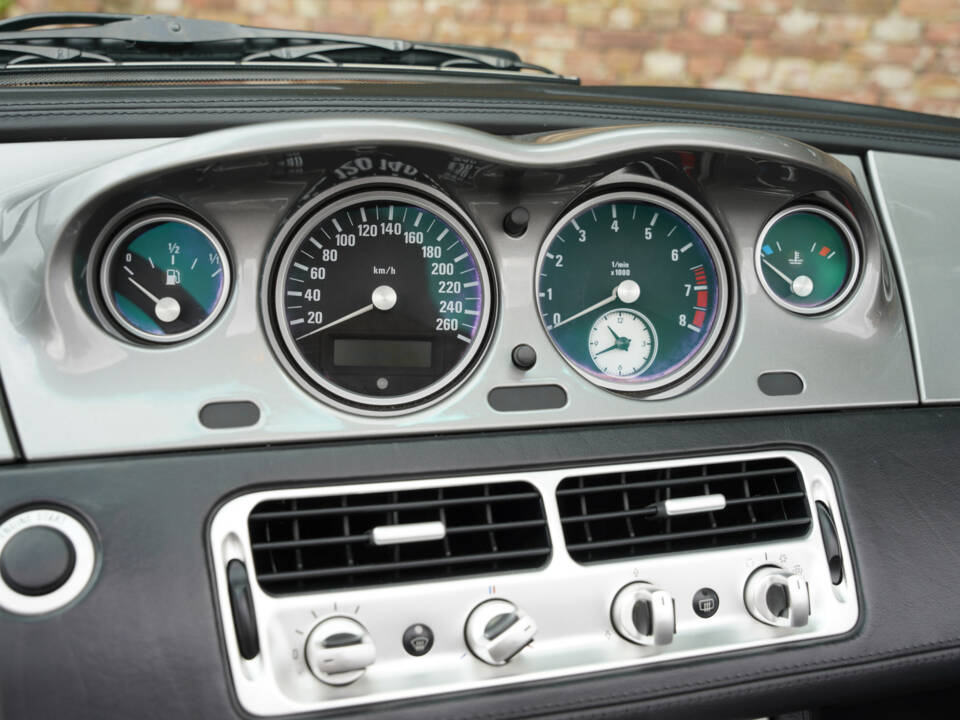 Image 35/50 of BMW Z8 (2000)