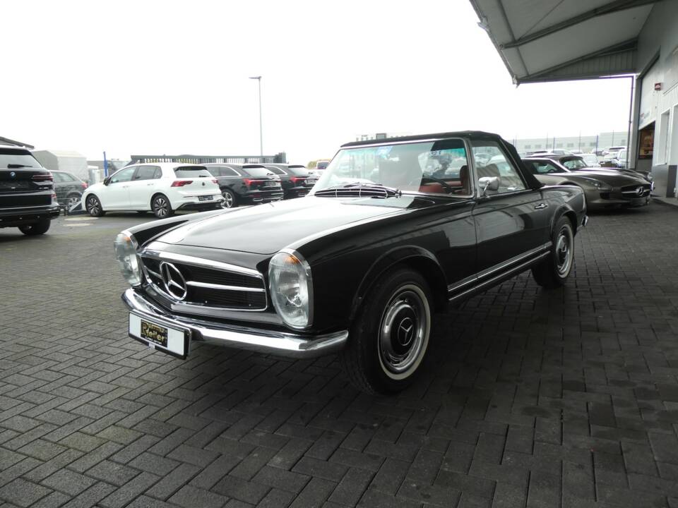 Imagen 3/26 de Mercedes-Benz 230 SL (1967)