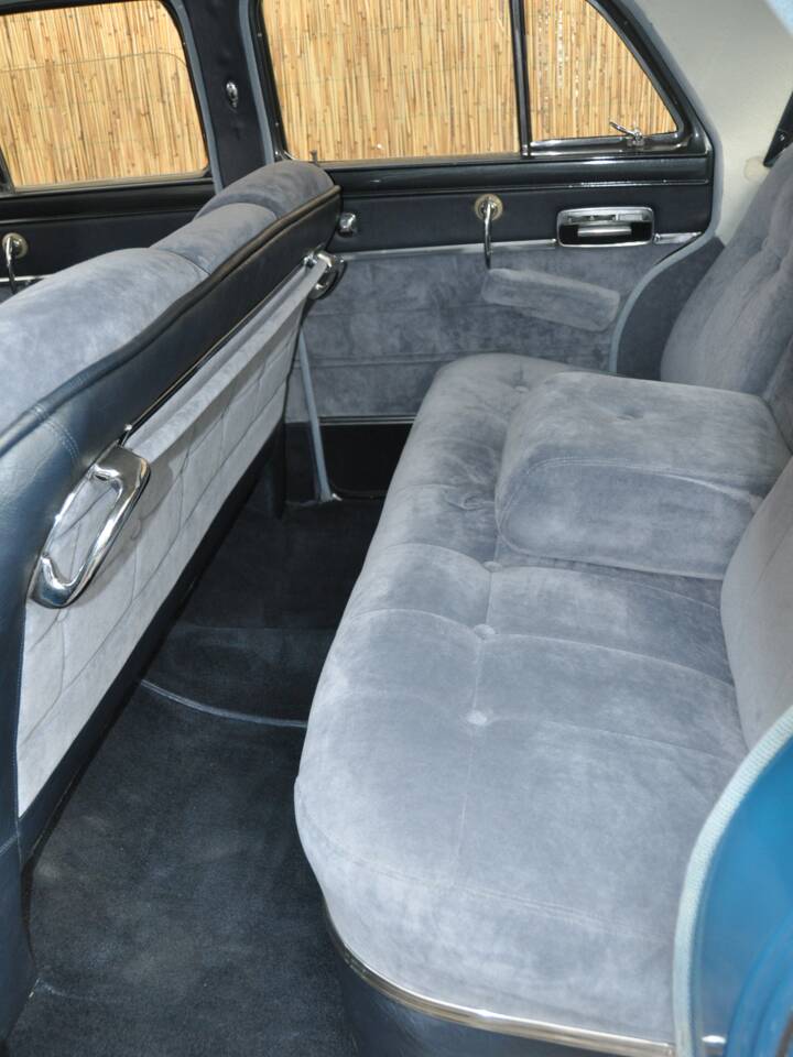 Image 8/11 of Chrysler Crown Imperial (1951)