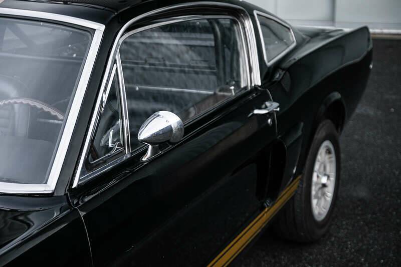 Image 36/38 of Ford Shelby GT 350H (1966)