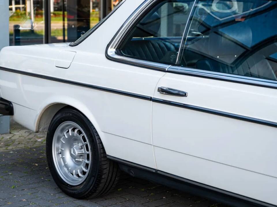 Image 39/62 of Mercedes-Benz 280 CE (1982)