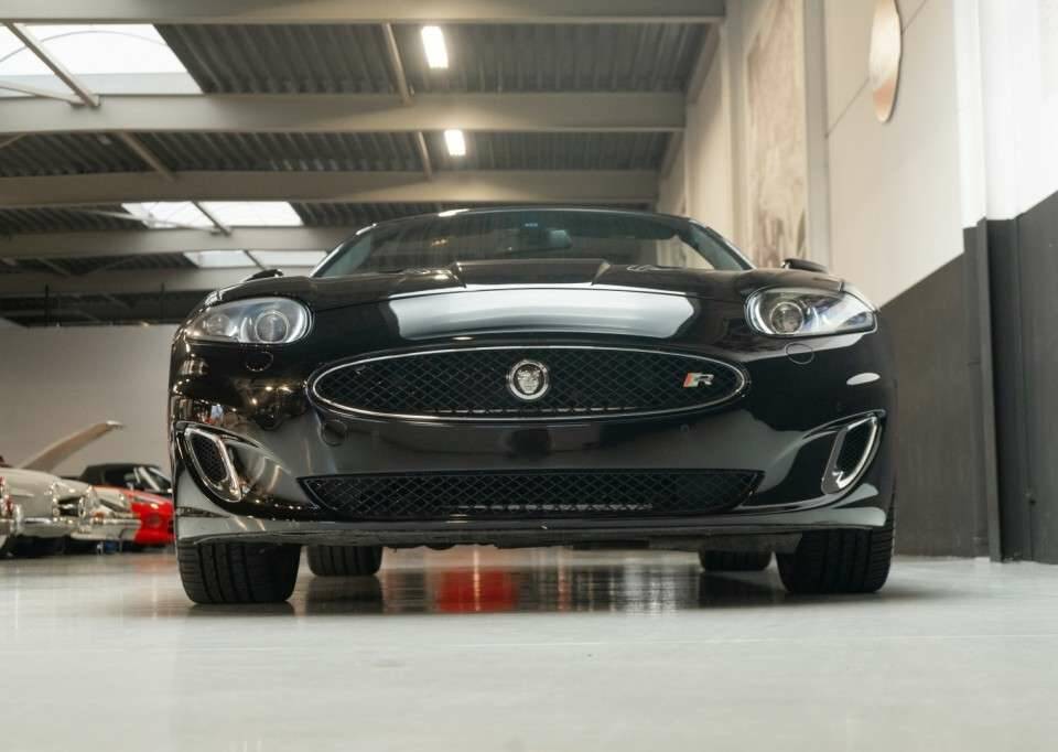 Image 33/50 of Jaguar XKR (2013)