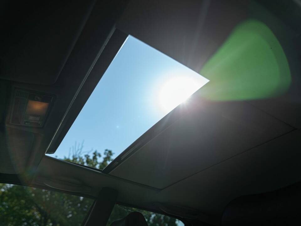 Bild 26/50 von Mercedes-Benz 300 E-24 (1989)