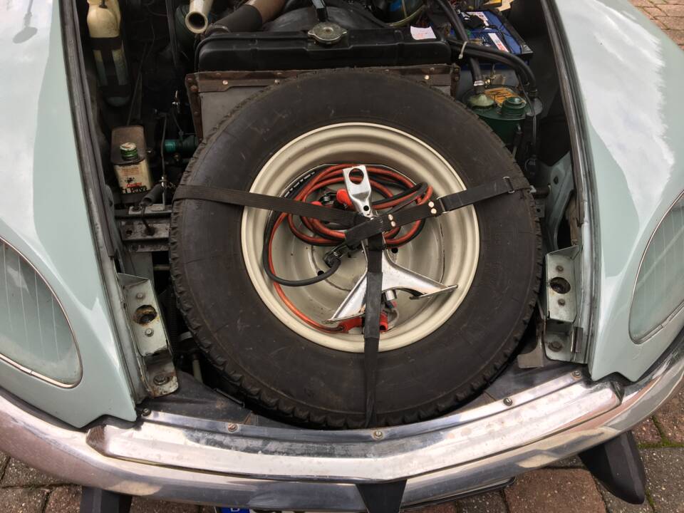 Bild 3/80 von Citroën DS 21 Pallas (1973)