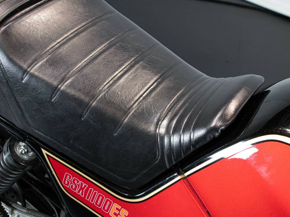 Image 40/50 de Suzuki GSX 1100 ES (1988)