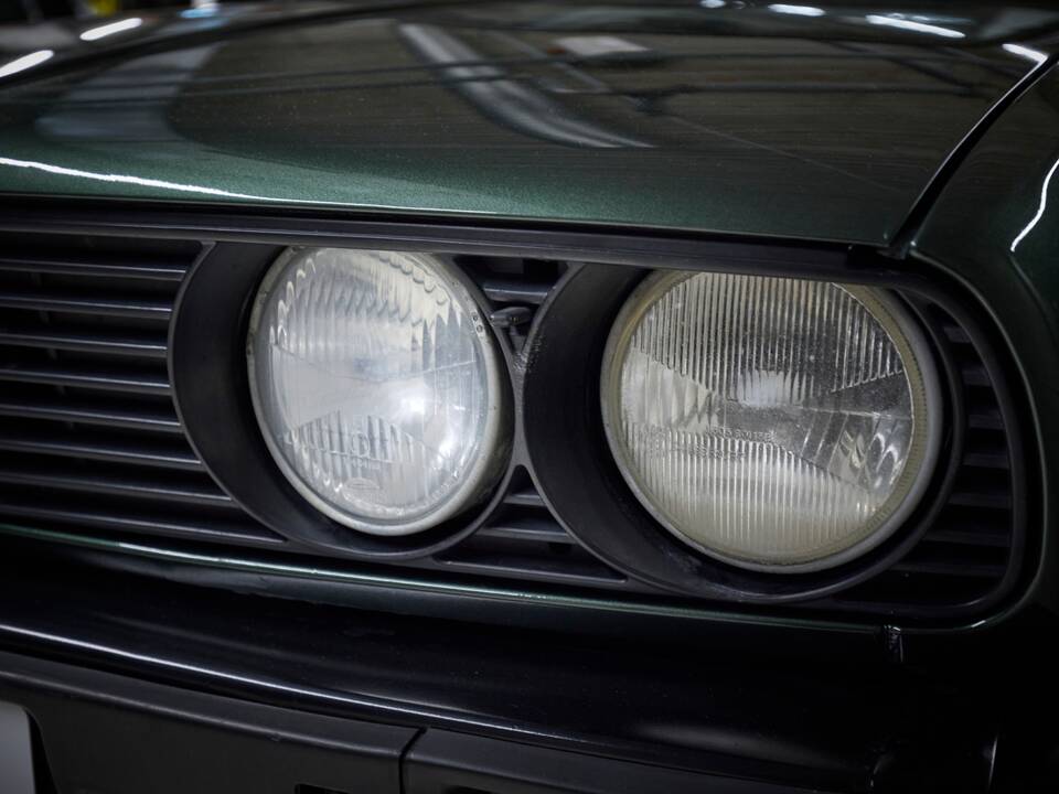 Image 44/90 of BMW 325i (1987)