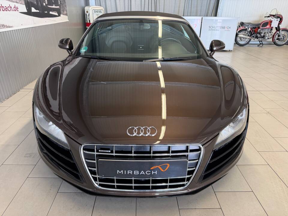 Afbeelding 6/20 van Audi R8 V10 Spyder (2012)