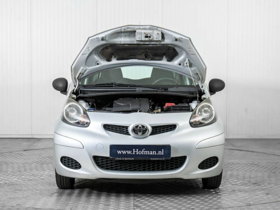 Image 35/48 of Toyota Aygo (2010)