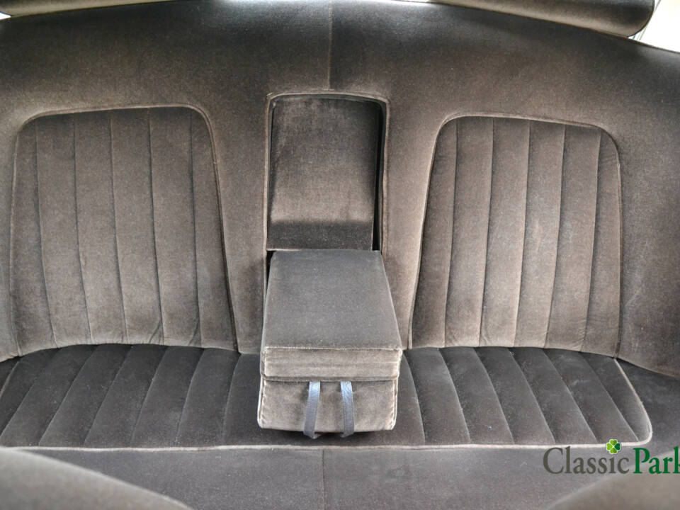 Image 12/50 of Rolls-Royce Silver Shadow II (1978)