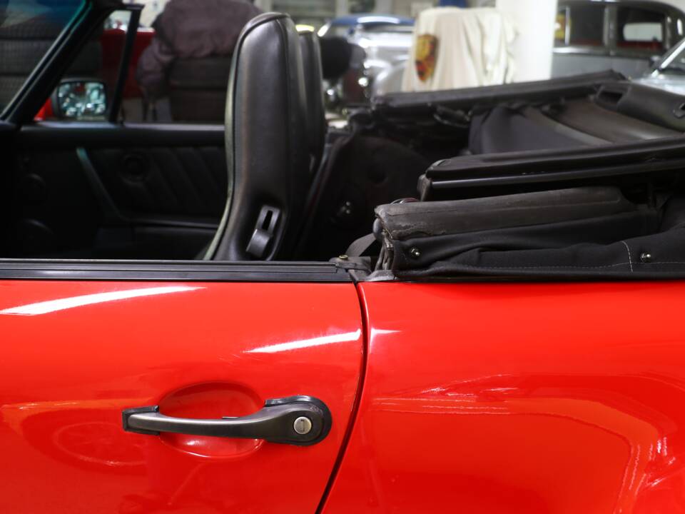 Image 19/47 of Porsche 911 Carrera 3.2 (1989)