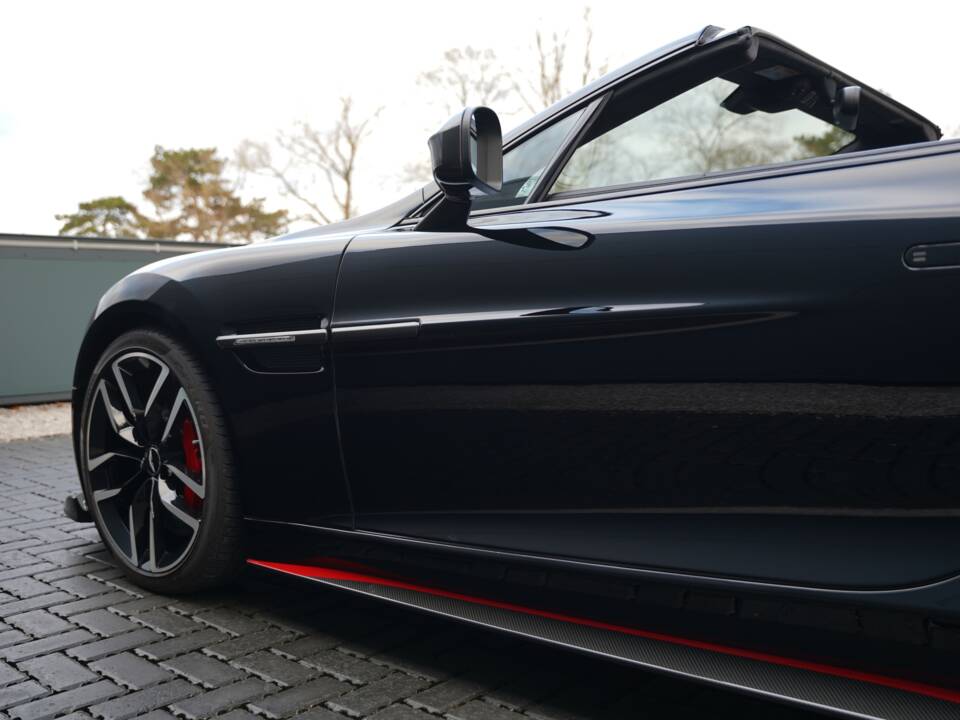 Image 48/50 of Aston Martin Vanquish S Volante (2018)