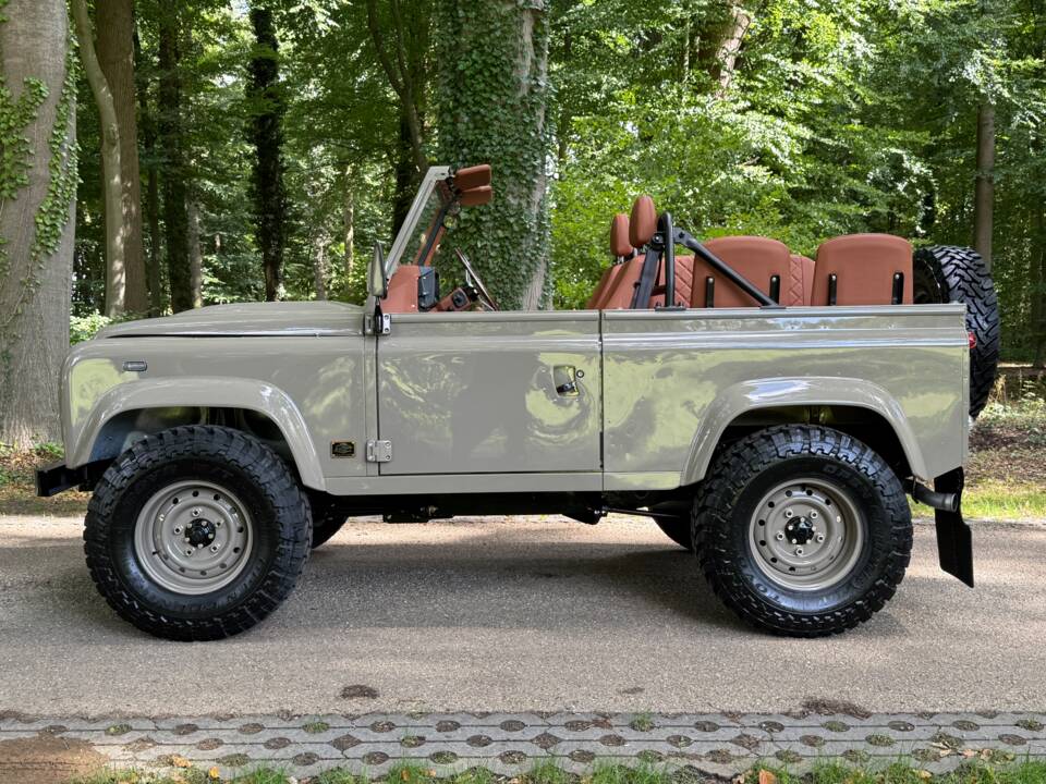 Bild 3/44 von Land Rover Defender 90 Td5 (1999)