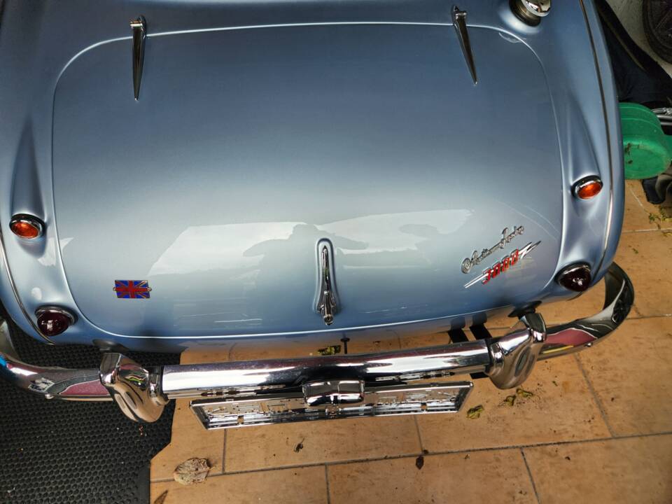 Image 4/9 of Austin-Healey 3000 Mk II (BT7) (1961)