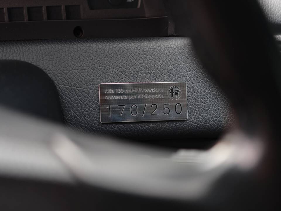 Imagen 33/50 de Alfa Romeo 155 2.5 TD (1998)