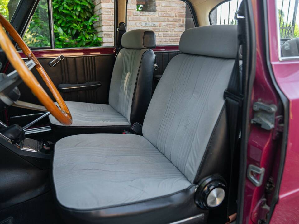 Immagine 29/50 di Alfa Romeo Giulia Nuova Super 1300 (1974)