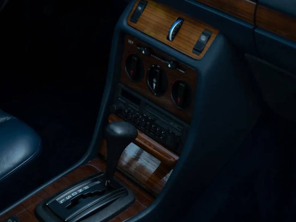 Bild 36/62 von Mercedes-Benz 280 CE (1982)