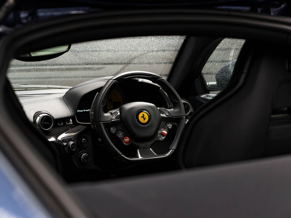 Image 6/65 of Ferrari F12berlinetta (2015)