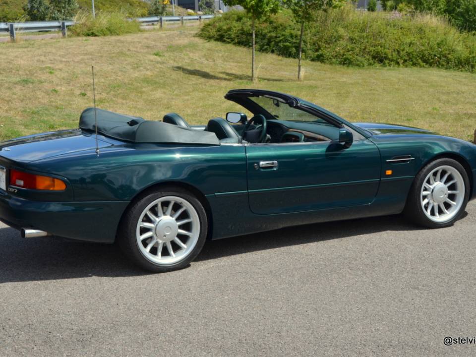 Image 8/19 de Aston Martin DB 7 Volante (1997)