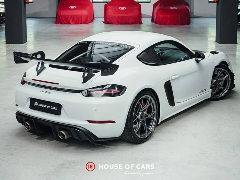 Image 7/25 de Porsche 718 Cayman GT4 RS Weissach (2022)