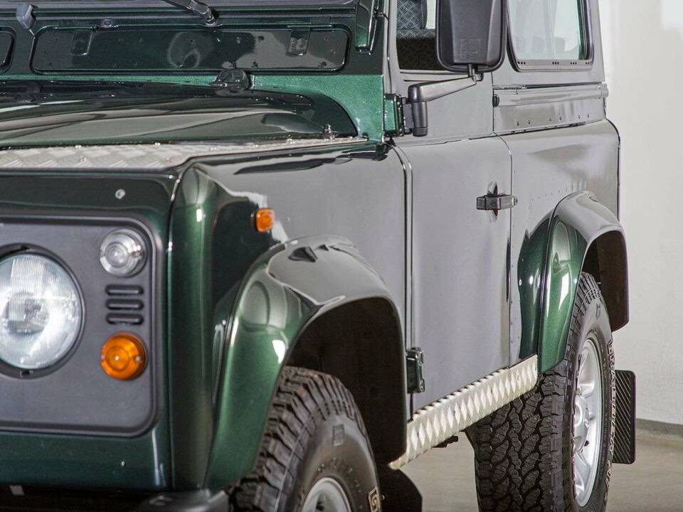 Bild 5/18 von Land Rover Defender 90 Td5 (2002)