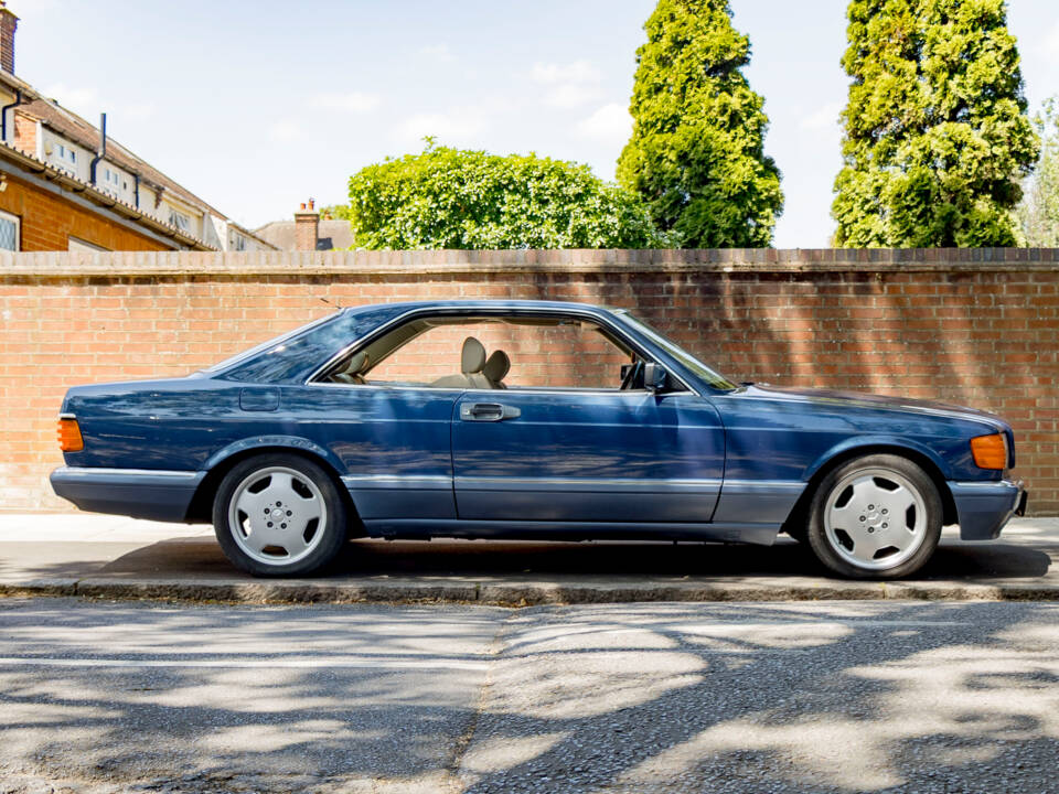 Image 30/50 of Mercedes-Benz 500 SEC (1989)